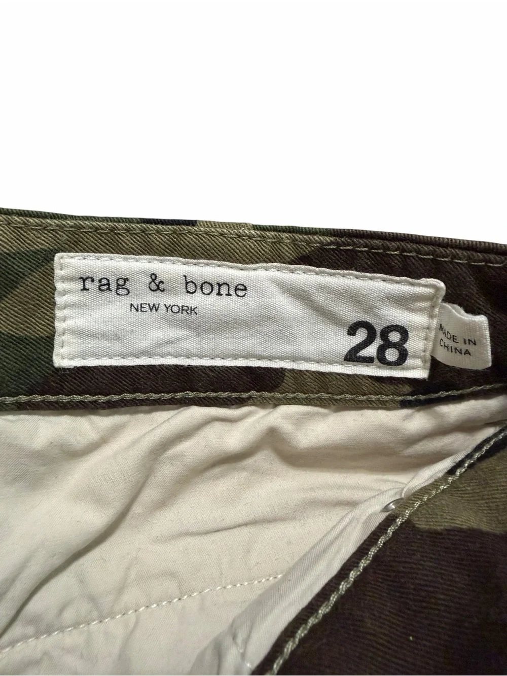 Rag & Bone Buckley Chino Camo Cropped Pants | Raw Hem | Size 28‎